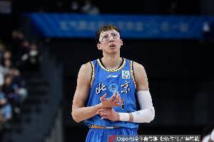 媒体人：周琦的天赋决定了他在CBA高薪 体质也决定了他当不了核心