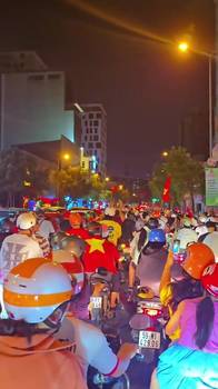 恢复活力！实拍：越南&ldquo;摩托大队&rdquo;在击败韩国队后重新炸街🔥